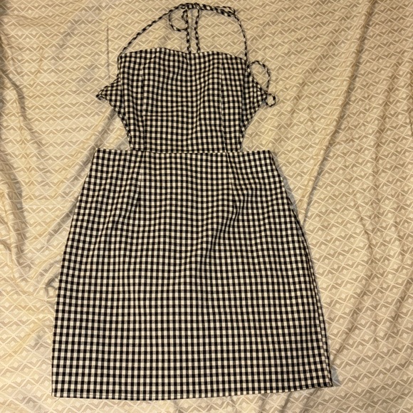 NWOT Superdown Elaine Gingham Cut Out Dress in Black & White. Size XS - Picture 4 of 7